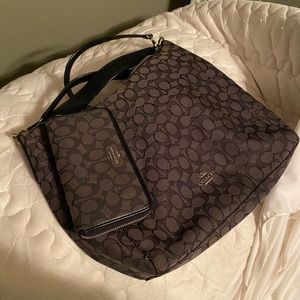 Coach handbag and wallet to match.  In great condition.